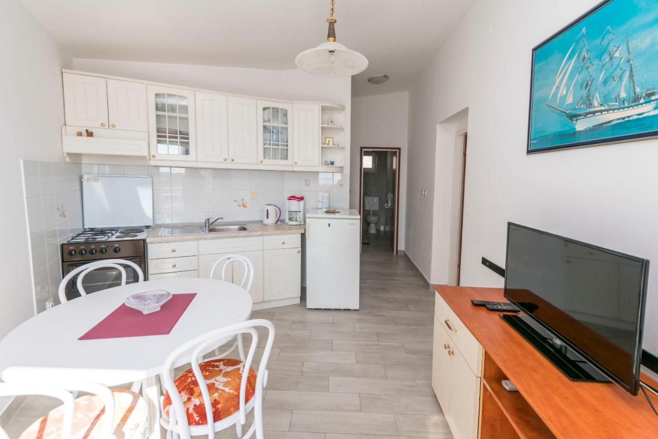 Apartment Nensi Primošten Exteriör bild